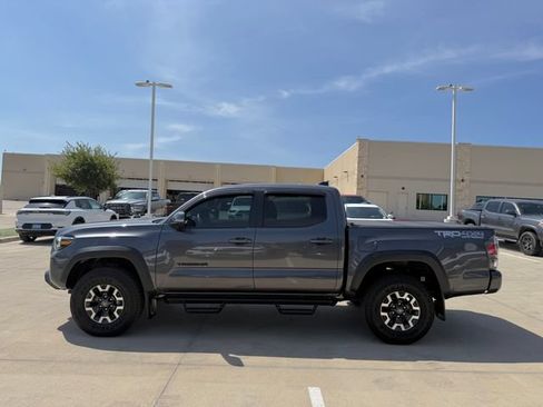Used 2023 Toyota Tacoma TRD Off-Road w/ Technology Package AWD/4WD image 5