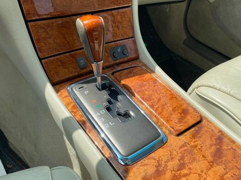 Used 2002 Lexus LS 430 RWD image 10