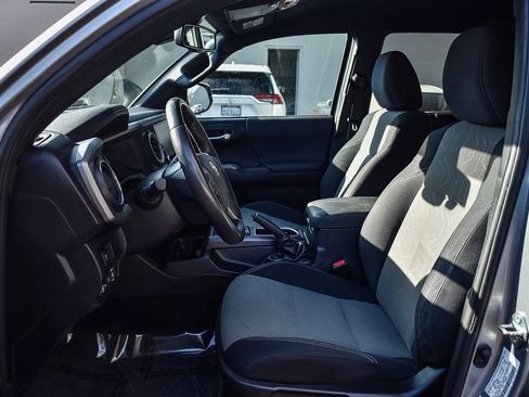 Used 2021 Toyota Tacoma TRD Sport image 17