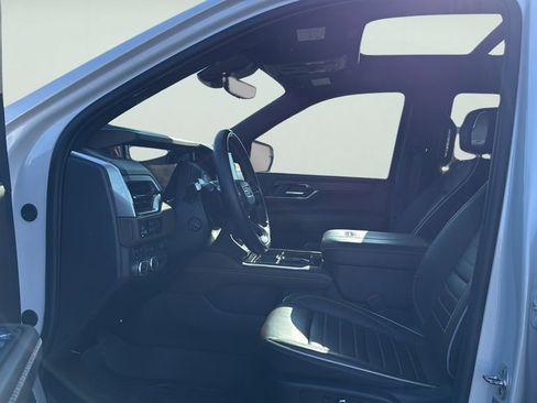 Used 2025 GMC Yukon Denali Ultimate w/ LPO, Floor Liner Package image 26