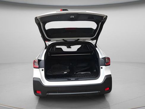 Used 2024 Subaru Outback Premium image 8