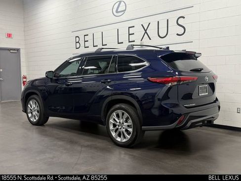 Used 2021 Toyota Highlander Limited image 7