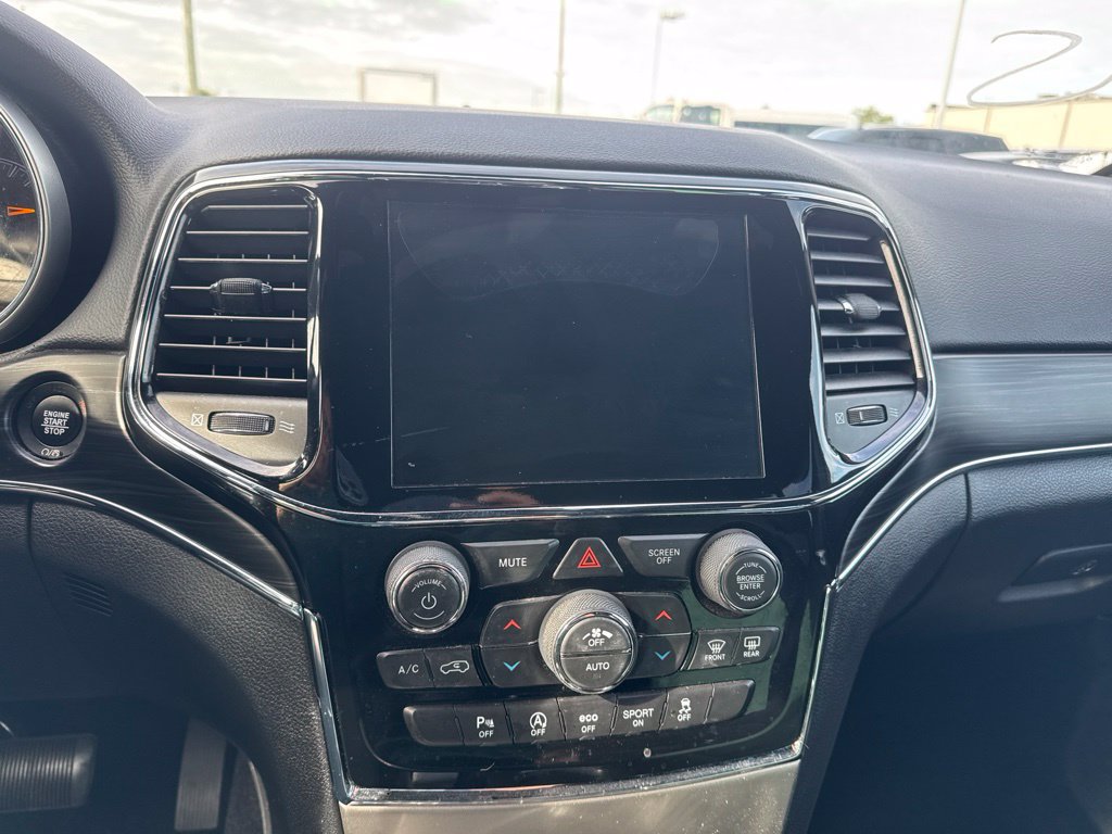 Used 2020 Jeep Grand Cherokee Limited AWD/4WD image 12