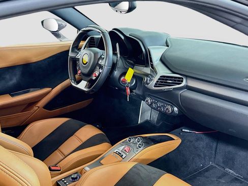 Used 2011 Ferrari 458 Italia Coupe RWD image 29