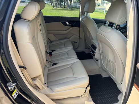 Used 2018 Audi Q7 3.0T Prestige w/ Prestige Package AWD/4WD image 29