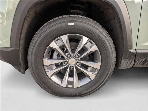 New 2025 Chevrolet Equinox LT w/ Safety and Technology Package image 9