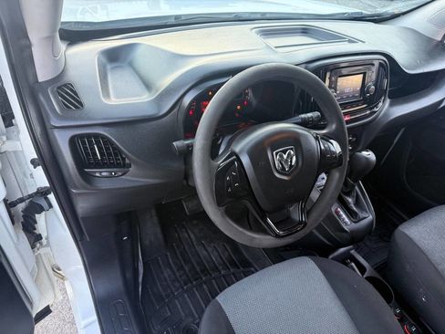 Used 2018 RAM ProMaster City Tradesman image 9