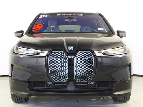 Certified 2023 BMW iX xDrive50 image 3