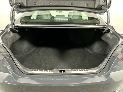 Used 2025 Toyota Camry SE image 29