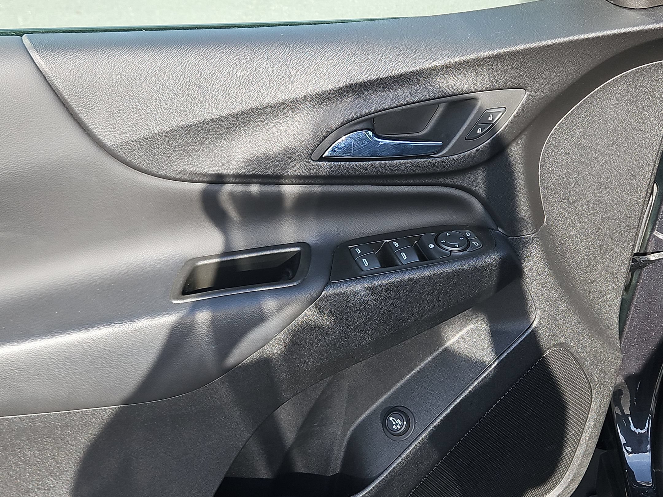 Used 2022 Chevrolet Equinox LT FWD image 21