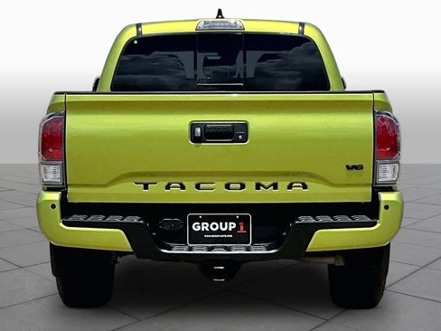 Used 2023 Toyota Tacoma TRD Off-Road w/ Technology Package AWD/4WD image 5