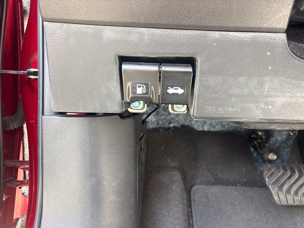 Used 2023 Nissan Kicks SR FWD image 29