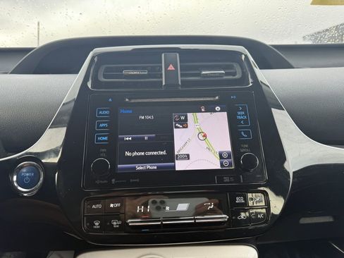 Used 2018 Toyota Prius Prime Plus FWD image 30