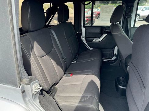 Used 2013 Jeep Wrangler Unlimited Sahara w/ Connectivity Group AWD/4WD image 19