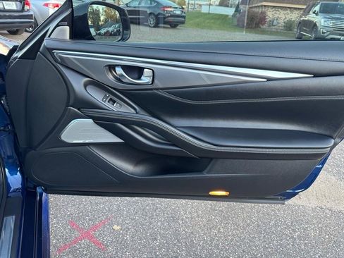 Used 2017 INFINITI Q60 2.0t w/ Premium Plus Package 2.0T image 29