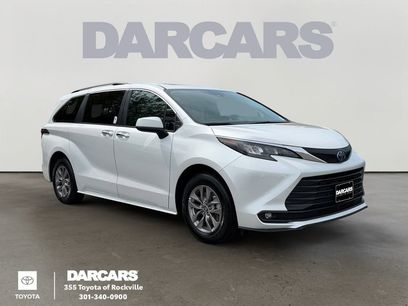 Used 2025 Toyota Sienna XLE