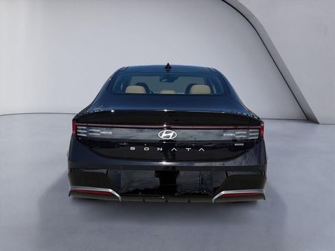 New 2026 Hyundai Sonata Limited FWD image 4