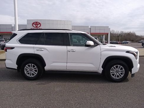 Used 2025 Toyota Sequoia SR5 image 2