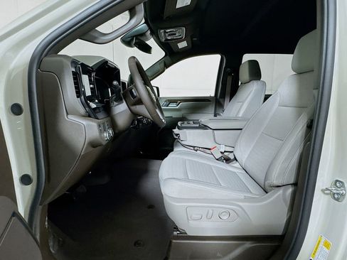 New 2026 GMC Sierra 1500 SLE w/ Preferred Package image 12