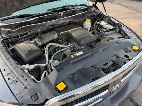 Used 2017 RAM 1500 Classic SLT AWD/4WD image 23