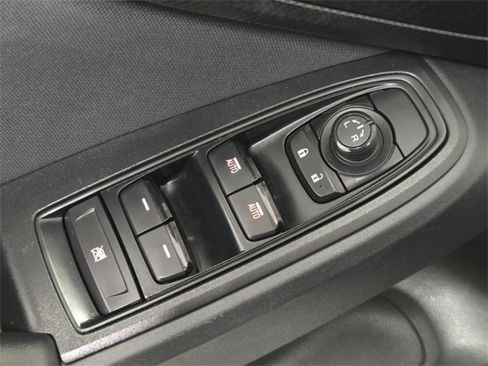 Used 2019 Subaru Crosstrek 2.0i Premium image 24