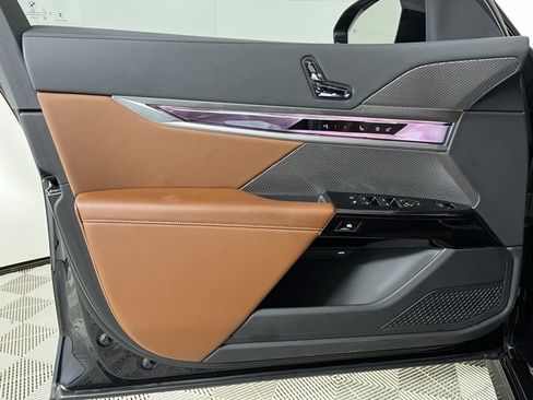 Used 2024 BMW 760i xDrive w/ Executive Package image 10