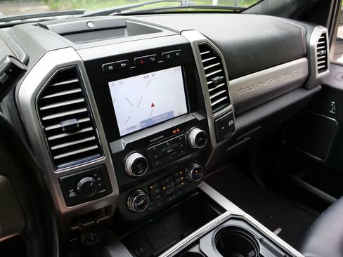 Used 2020 Ford F250 Platinum w/ FX4 Off-Road Package AWD/4WD image 8