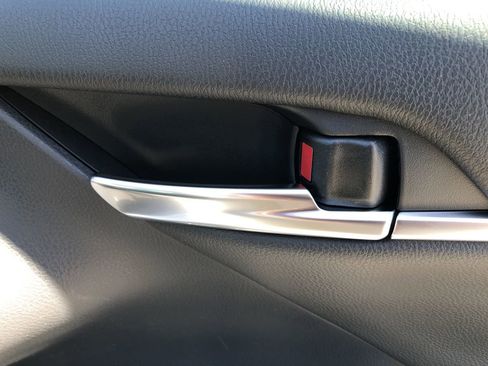 Used 2019 Toyota Camry XSE image 30