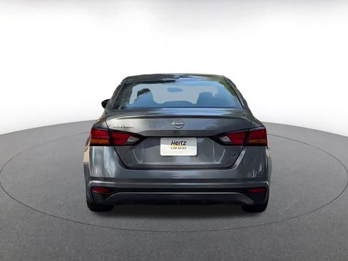 Used 2025 Nissan Altima 2.5 SV image 12