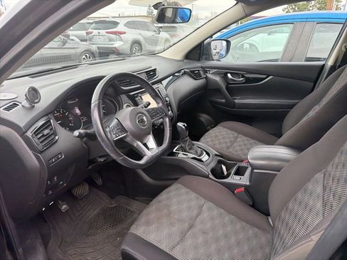 Used 2018 Nissan Rogue Sport SV w/ SV Technology Package image 7