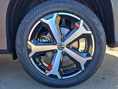 New 2026 Volkswagen Tiguan SE AWD/4WD image 9