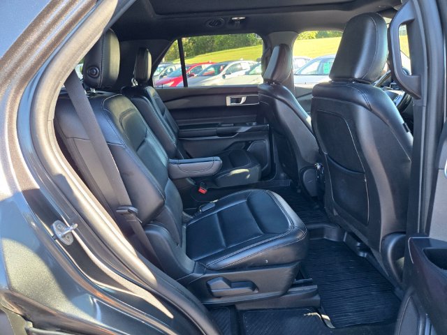 Used 2020 Ford Explorer XLT w/ Equipment Group 202A AWD/4WD image 20