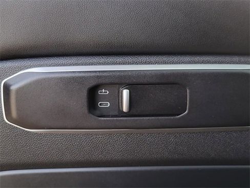 Used 2024 BMW X7 xDrive40i image 18