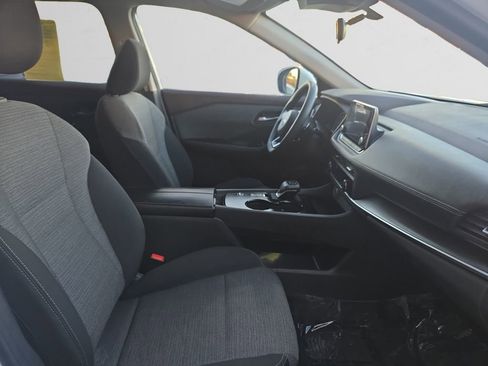 Used 2023 Nissan Rogue SV image 16