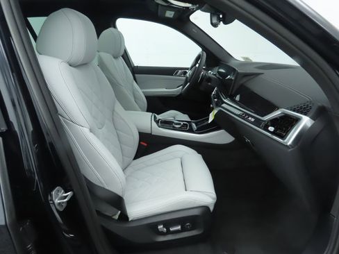 Used 2026 BMW X5 sDrive40i w/ M Sport Package image 23