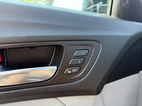 Used 2016 Acura TLX w/ Technology Package FWD image 21