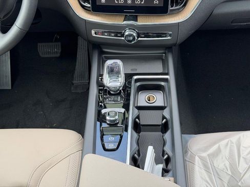 New 2026 Volvo XC60 B5 Core image 8