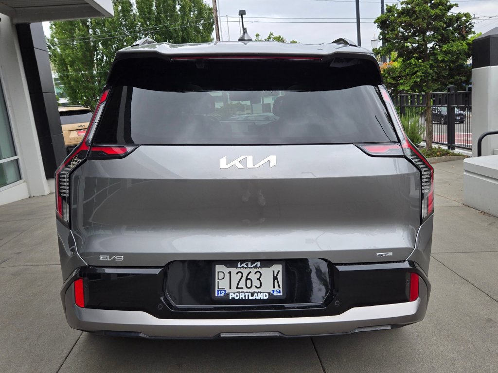 Used 2024 Kia EV9 GT-Line AWD/4WD image 4