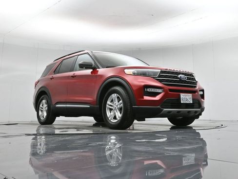 Used 2020 Ford Explorer XLT w/ Equipment Group 202A image 53