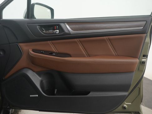 Used 2017 Subaru Outback 2.5i Touring w/ Popular Package #5A image 12