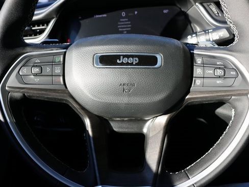 New 2025 Jeep Grand Cherokee Limited image 22