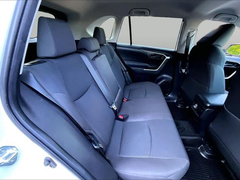 Certified 2024 Toyota RAV4 LE AWD/4WD image 18