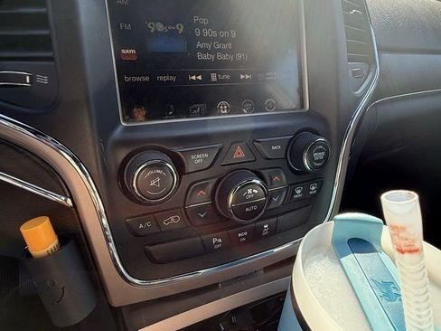 Used 2015 Jeep Grand Cherokee Limited AWD/4WD image 12