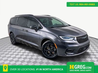 Used 2021 Chrysler Pacifica Limited w/ Premium & Safety Sphere Group