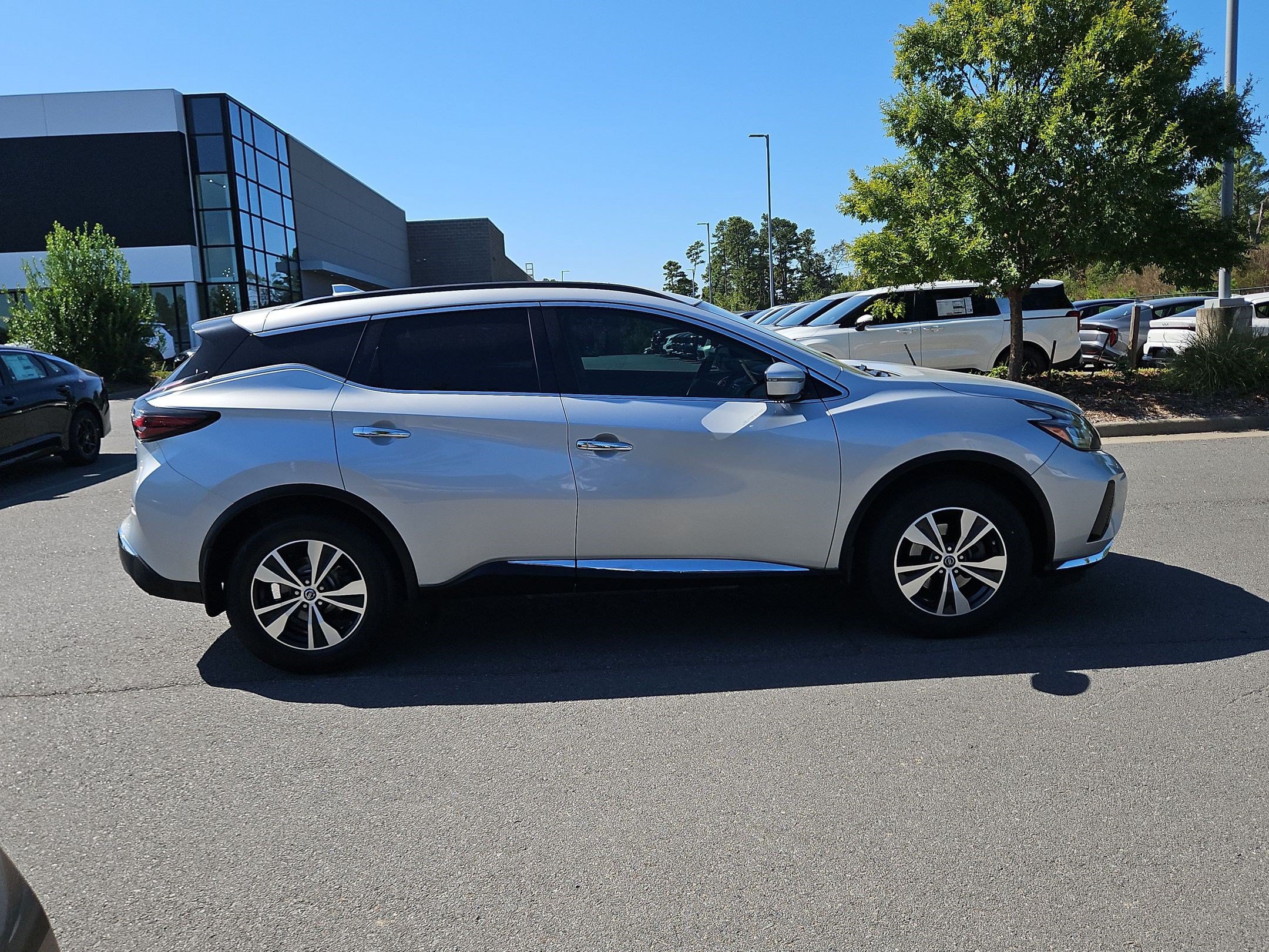 Used 2019 Nissan Murano SV AWD/4WD image 8