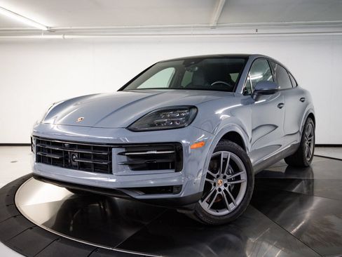 Certified 2024 Porsche Cayenne Coupe AWD/4WD image 1