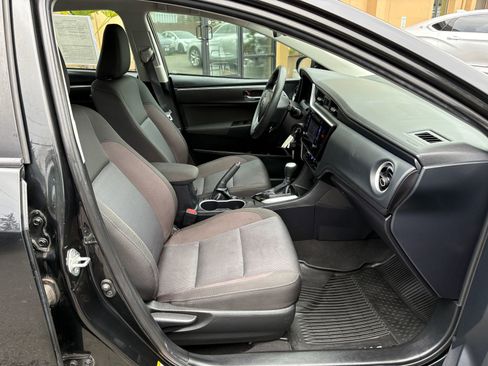 Used 2018 Toyota Corolla LE image 21