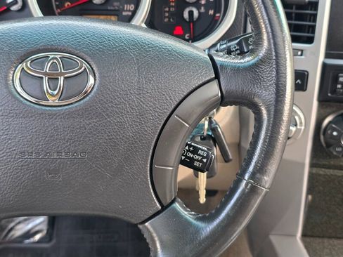 Used 2005 Toyota 4Runner Limited image 36