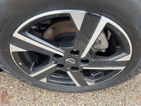 Certified 2024 Nissan Sentra SV image 39