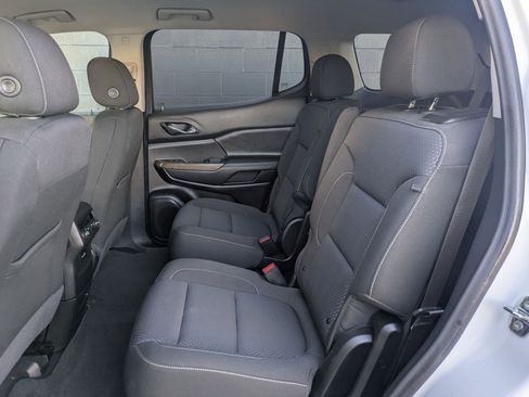 Used 2023 GMC Acadia SLE image 23